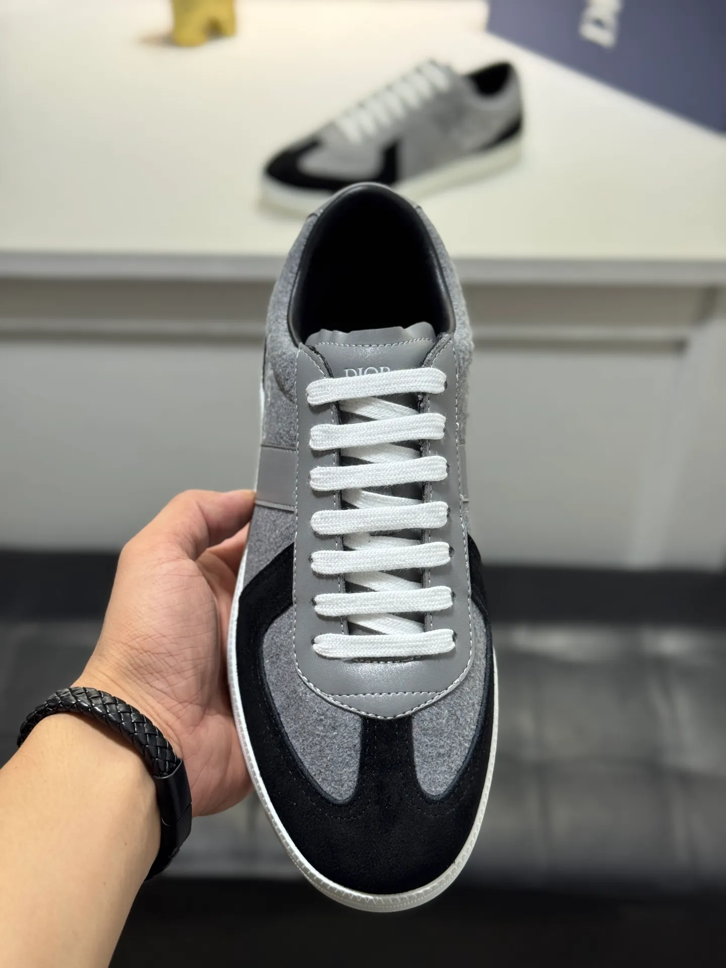 Men's shoes 💰400 [New style] 🎠🎠Dior🔍Top purchasing agent🇮🇹Di's hot model super popular sneakers are synchronized with the new product counters. The uppers are made of original Italian imported cowhide. The logo graphics are perfectly reproduced with complex craftsmanship necessary for fashionistas. The lining of imported soft sheepskin Sole: The original sole is specially provided by the original factory. The exclusive movable molded sole is super comfortable. The original factory follows the order. 🔍🔍Multiple colors are available. You can enter and exit the counter at will. Welcome to compare. A must-have for trendy men. Code number: 38-44 (45 customized